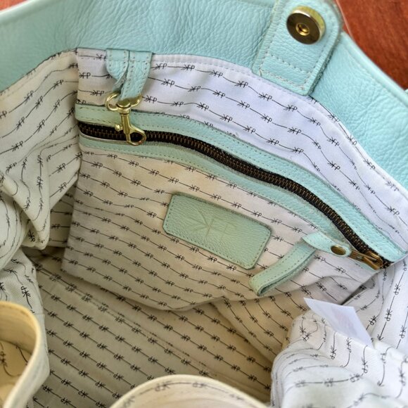 FRESHLY PICKED Original Leather Carryall Bag - Baby Blue - Great Condition - Picture 11 of 16